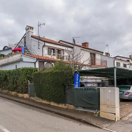 Konukevi Franjo Tiha Luna Poreč